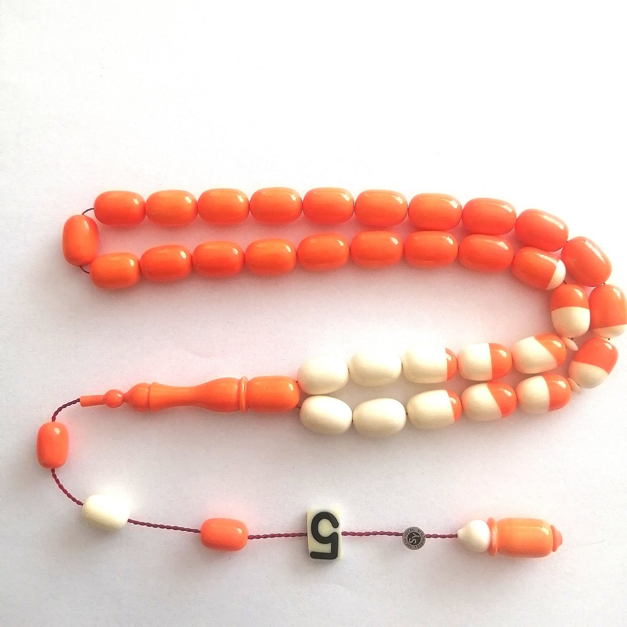 Sistem Püsküllü Selim Yücel İmzalı Kapsül Kesim 5 Numaralı Aramiht Katalin Bilardo Topu Tesbih Beğeninize Sunulmuştur