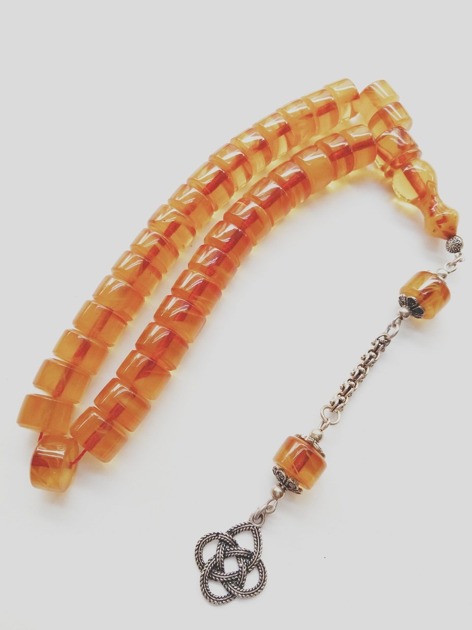 925 Ayar Gümüş Püsküllü Elde Yağ Gibi Çekimi Olan Birinci Sınıf Malzeme Yapımı  İşçilikli, Kolleksiyonluk  ve Günlük Çekime Uygun Sıkma Kehribar Tesbih