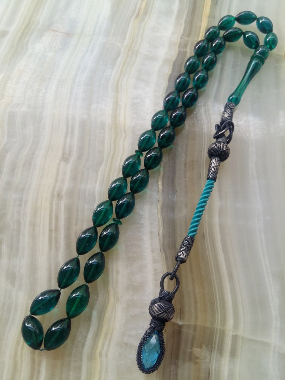 Kazaz Püsküllü Elde Yağ Gibi Çekimi Olan Birinci Sınıf Malzeme Yapımı İşçilikli, Kolleksiyonluk ve Günlük Çekime Uygun Sıkma Kehribar Tesbih