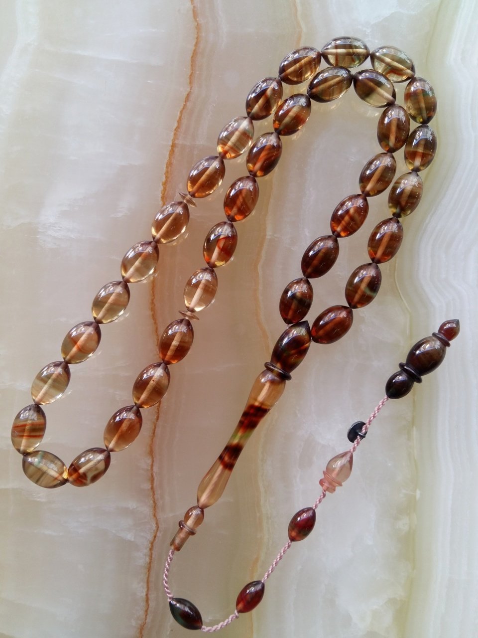 Sistem Püsküllü Özel İşçilikli Sıkma Kehribar Tesbihimiz İznikli İbrahim Uysal Kalitesiyle Tesbih Severlerin Beğenisine Sunulmuştur