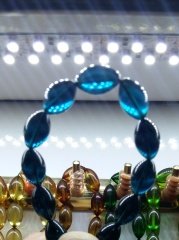 Özel İşçilikli Atölye Yapımı 925 Ayar Gümüş Püsküllü Ateş Kehribar Tesbih.Ürün Piyasanın en iyi Hammaddesinden Yapılmış Olup Canlı Rengiyle, Yumuşak Dokusu ve Kusursuz İşçiligiyle Tesbih Severlerin Beğenisine Sunulmuştur.