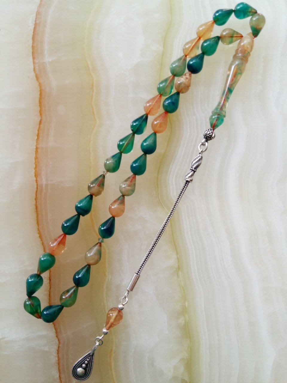 925 Ayar Gümüş Püsküllü Özel İşçilikli Atölye Yapımı Hatasız GözYaşı Damla Kesim Hareli Sıkma Kehribar Tesbih