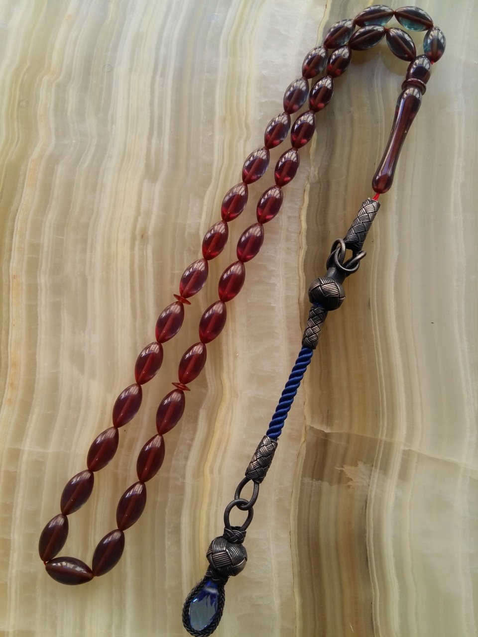 Özel İşçilikli Atölye Yapımı Kazaz Püsküllü Elde Yağ Gibi Çekimi Olan Tesbihimiz Tesbih Severlerin Beğenisine Sunulmuştur