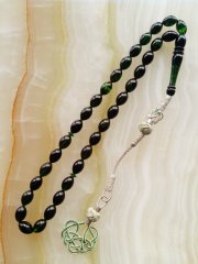 Kazaz Püsküllü Yeşil Yansimalı Özel İşçilikli Atölye Yapımı Sıkma Kehribar Tesbih.