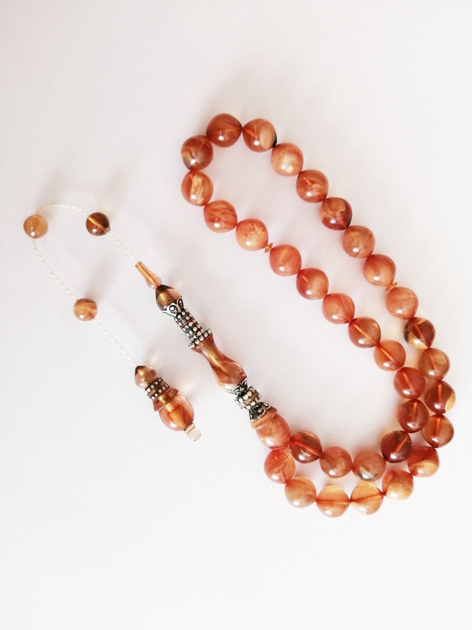 İmamesi 925 Ayar Gümüş İşçilikli Tombul Beyzi Kesim Sıkma Kehribar Tesbih