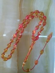 Hareli Özel İşçilikli Sistemli Elde Yağ Gibi Çekimi Olan Sıkma Kehribar Tesbihimiz Birinci Kalite Malzemeden Yapılmış Olup Yumuşak Dokusu ve Kusursuz İşçiliği ile Tesbih Severlerin Beğenisine Sunulmuştur.