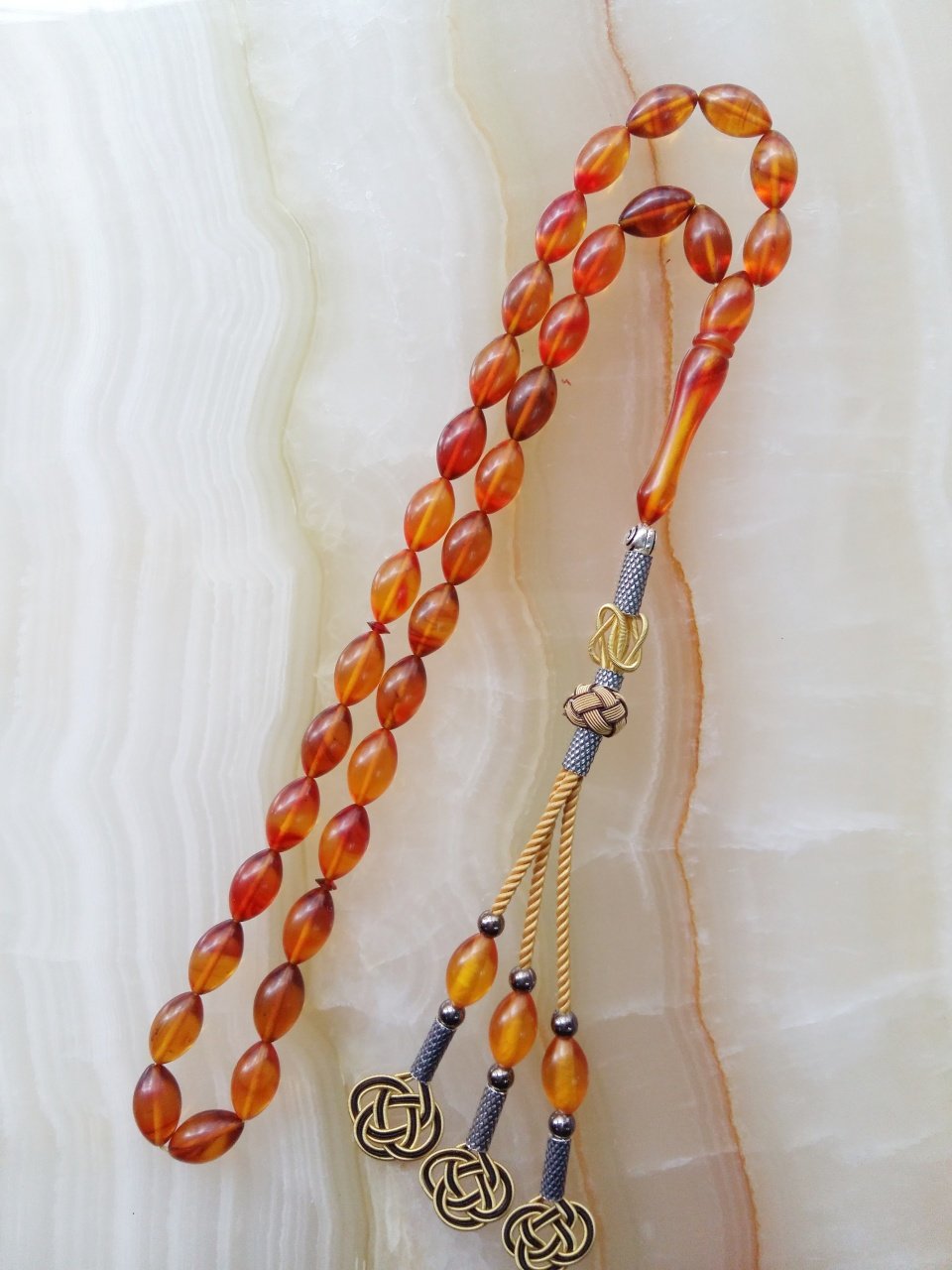 Gümüş Kazaz Püsküllü Çektikçe Parlayacak Beyzi Kesim Özel İşçilikli Hareli Sıkma Kehribar Tesbih