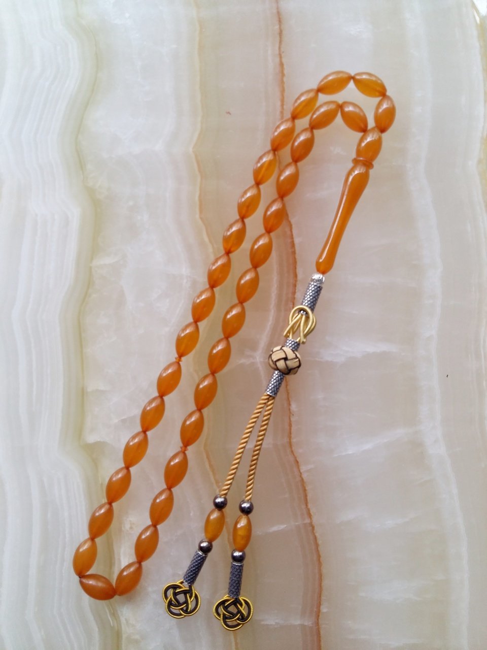 Gümüş Kazaz Püsküllü Beyzi Kesim Çektikçe Parlayacak Sıkma Kehribar Tesbih