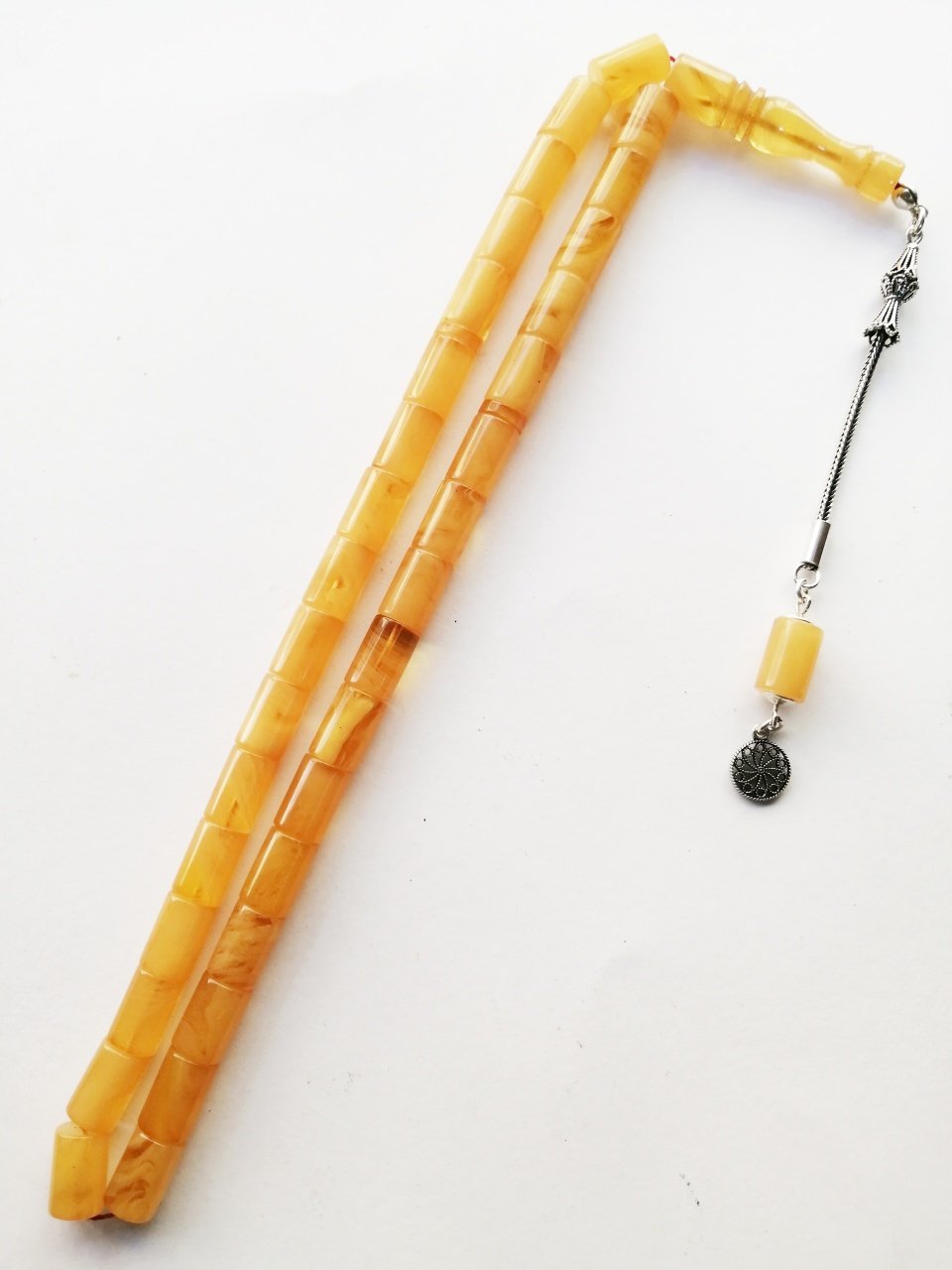 925 Ayar Gümüş Püsküllü Kesme Model Hareli Sıkma Kehribar Tesbih