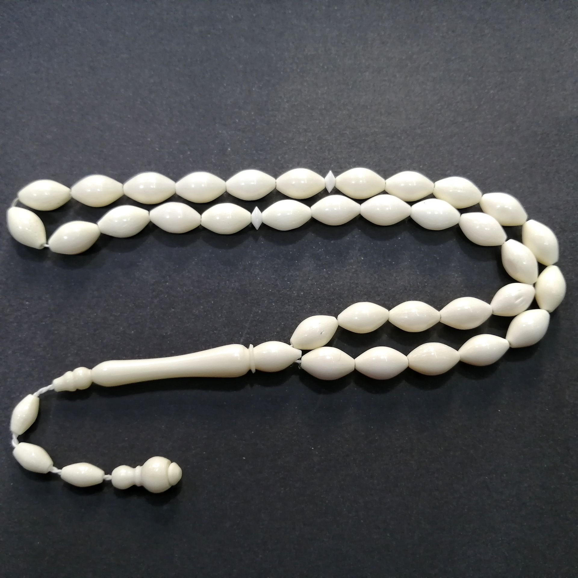 Sistem Püsküllü Beyzi Kesim Deve Kemiği Tesbih