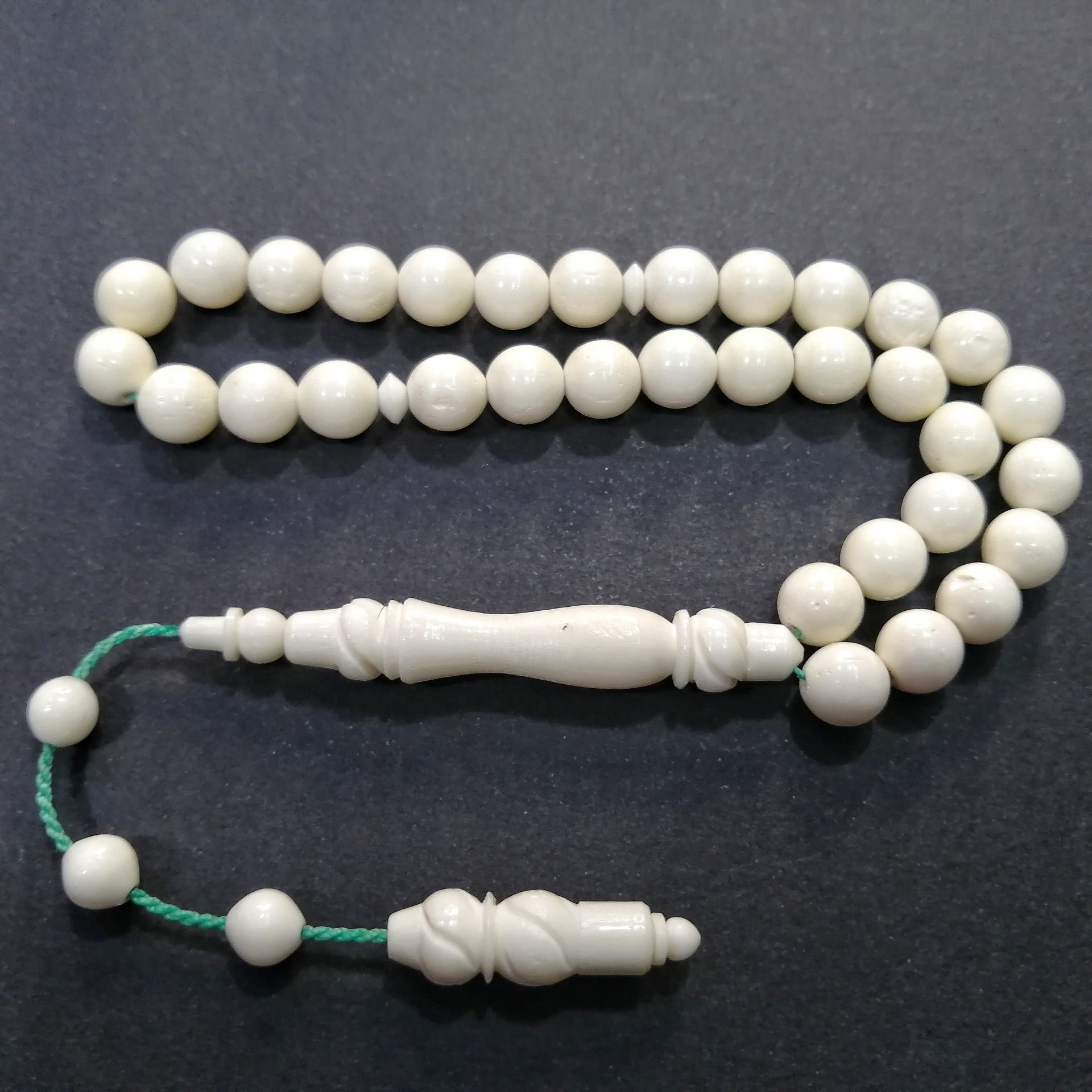 Sistem Püsküllü İmamesi İşçilikli Küre Kesim Deve Kemiği Tesbih