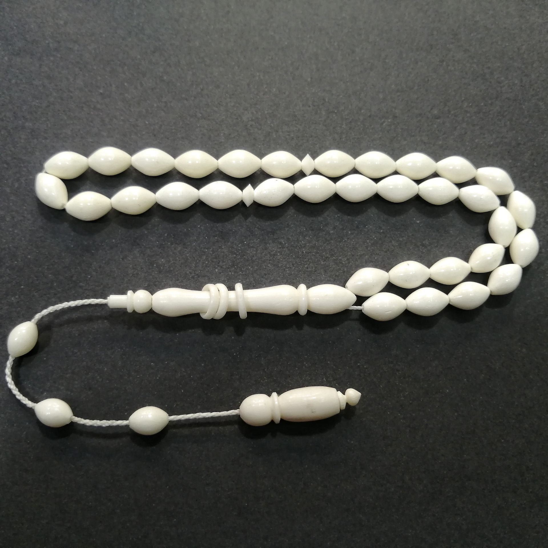 Sistem Püsküllü İmamesi Halkalı Beyzi Kesim Deve Kemiği Tesbih