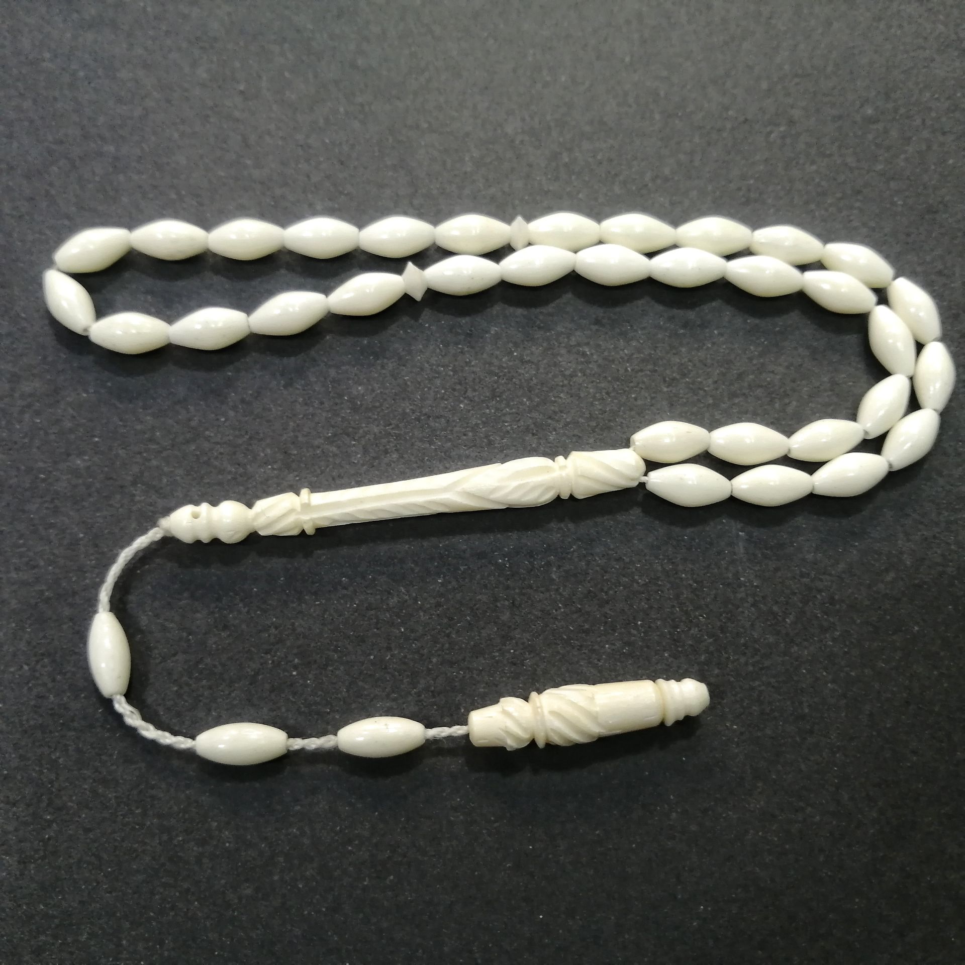 Sistem Püsküllü İmamesi İşçilikli Beyzi Kesim Deve Kemiği Tesbih