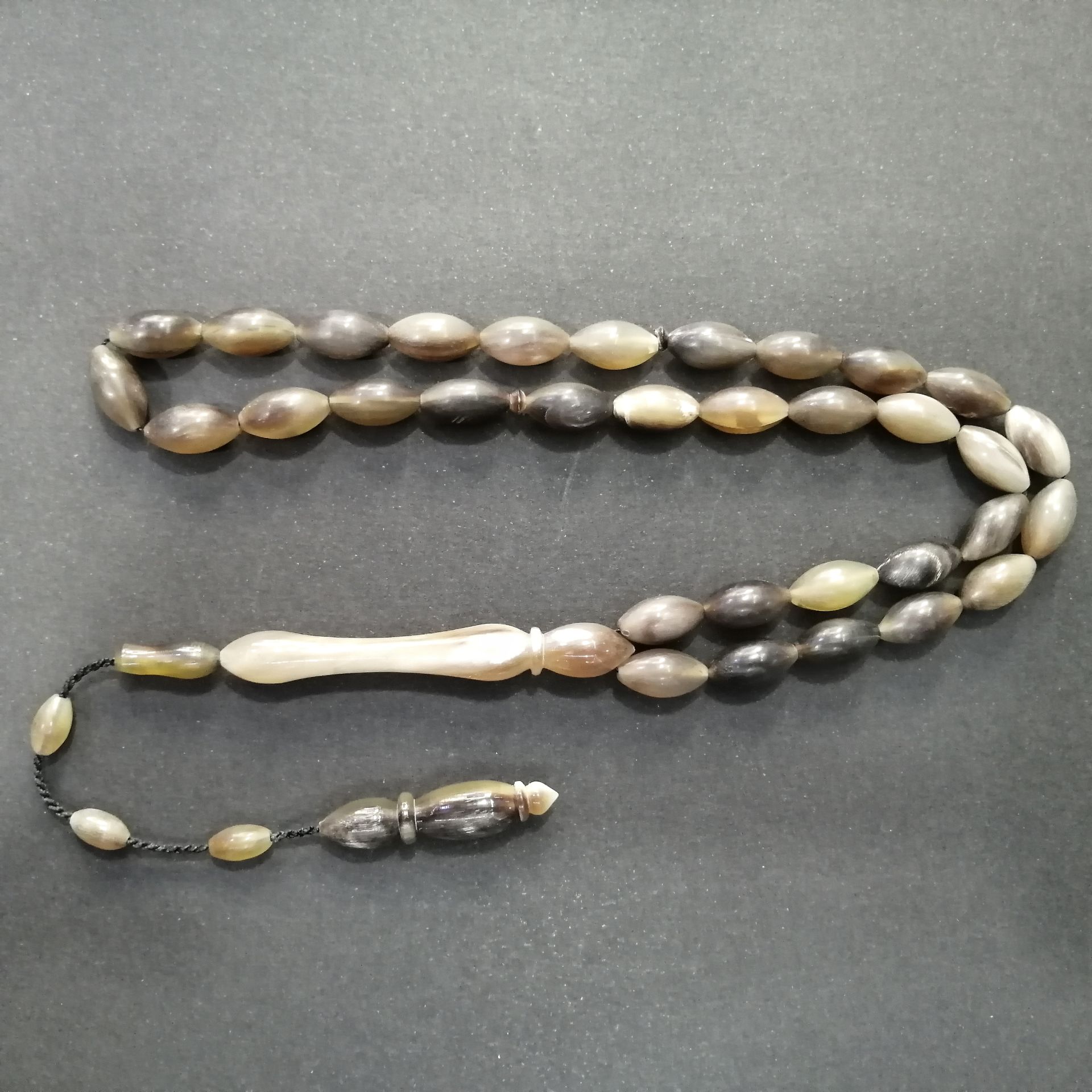 Sistem Püsküllü Beyzi Kesim Koç Boynuzu Tesbih