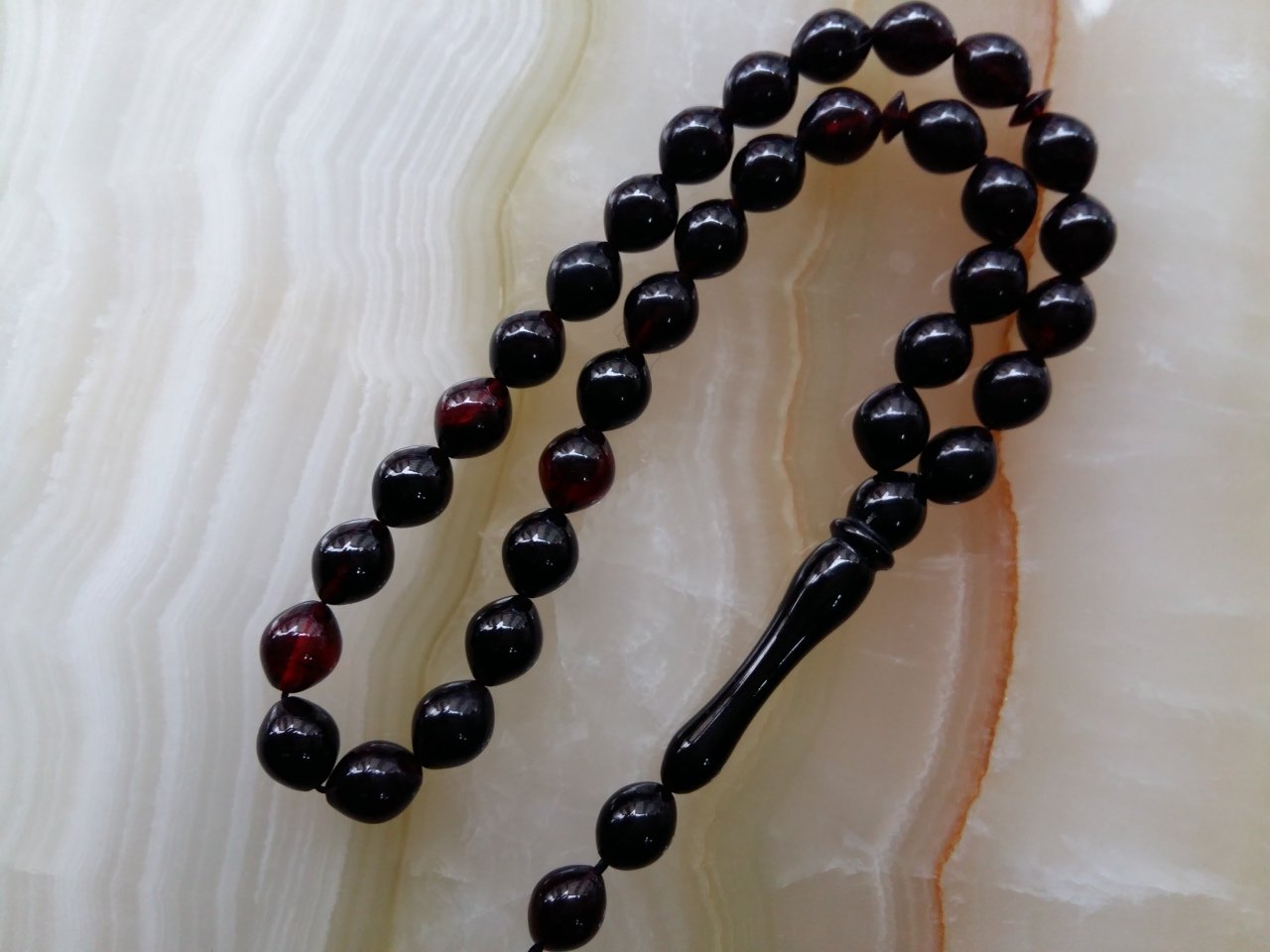 Kırmızı Siyah Ateş Kehribar Tesbih