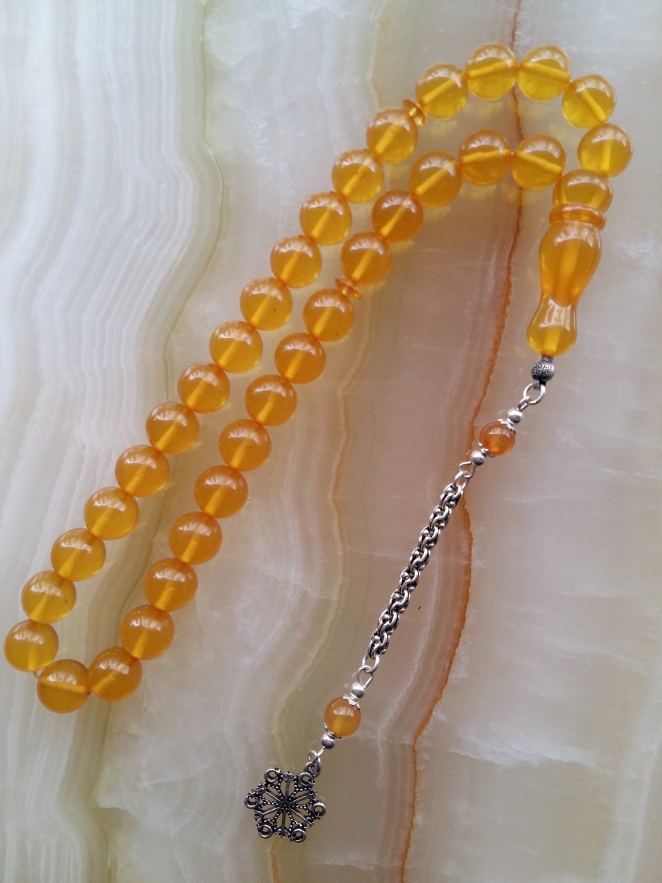 925 Ayar Gümüş Püsküllü Özel İşçilikli Atölye Yapımı Küre Kesim Ateş Kehribar Tesbih