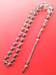 925 Ayar Gümüş Püsküllü İmamesi Özel İşçilikli Şeffaf Delim Hatasız Beyzi Kesim Uçak Camı Tesbihimiz Toptan Fiyatına Türkiyenin Online Tesbih Satış Sitesi toptantesbih.com da Beğeninize Sunulmuştur