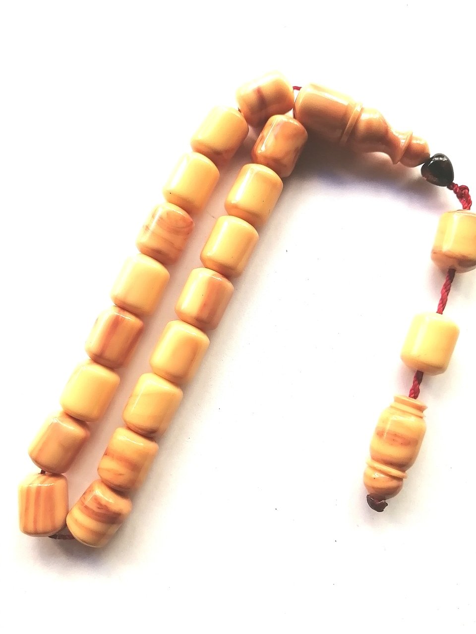 Sistem Püsküllü Kapsül Kesim 19 lu Efe Model Hareli Sıkma Kehribar Tesbihimiz Toptan Fiyatına Türkiyenin Online Toptan Tesbih Satış Sitesi toptantesbih.com da Beğeninize Sunulmuştur