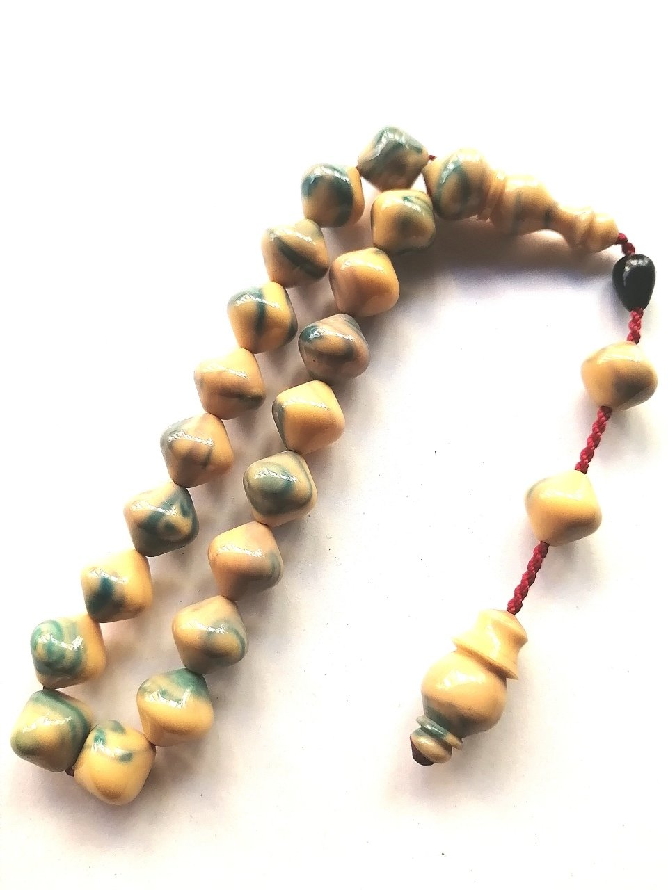 Sistem Püsküllü İstanbul Kesim 19 lu Efe Model Sıkma Kehribar Tesbihimiz Toptan Fiyatına Türkiyenin Online Toptan Tesbih Satış Sitesi toptantesbih.com da Beğeninize Sunulmuştur