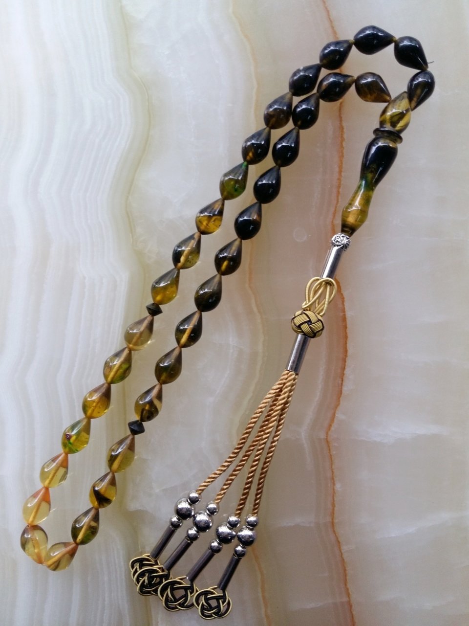 Metal Elişi Kazaz Püsküllü Özel İşçilikli Atölye Yapımı Göz GözYaşı Damla Kesim Hareli Sıkma Kehribar Tesbih