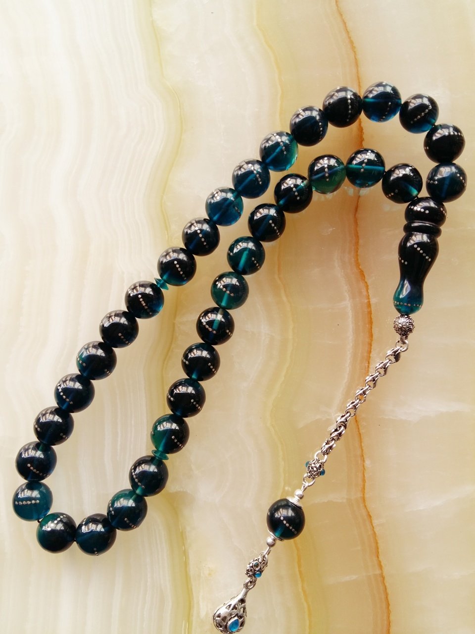 925 Ayar Gümüş Püsküllü Özel İşçilikli 925 Ayar Gümüş işlemeli Küre Kesim Ateş Kehribar Tesbih